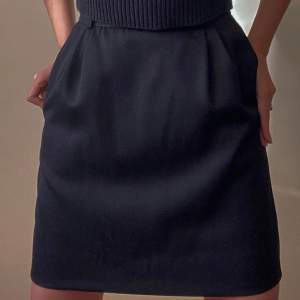 Vintage Valentino Studio Wool Skirt With Belt Loop Detail, Side Zipper & Two Side Pockets. Excellent Condition. Best Fits S/M. Made In Italy.  Model Is 160cm ( 5'3