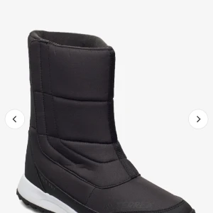 Stövlar Adidas - Ändast provat stövlar st. 43,5, passar mer 42-43.