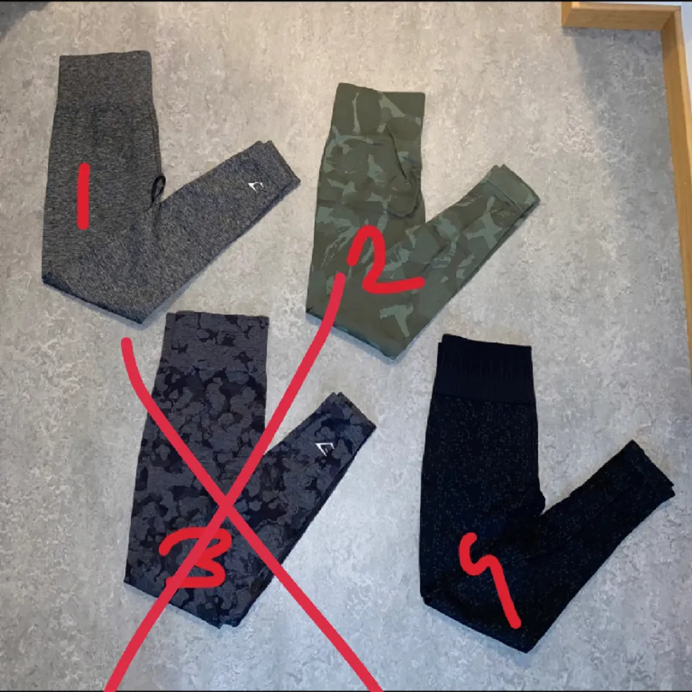 Säljer dessa tightsen då jag har väldigt många o de ej kommer till användning! Knappt använda, nyskick. Mer info i bild 2!. Jeans & Byxor.