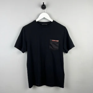 Prada t-shirt - 7/10 kond Kvitto saknas tyvärr