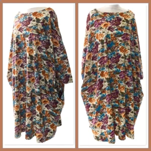 H&M kaftan / klänning / toppskick Stl 36  - Så fin kaftan i oversized modell  Passar både till fest och strand! I trikå bomull  Knappt använd , som ny  H&M Stl 36