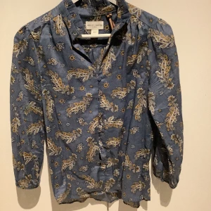 Ny blus. Köpte fel storlek  - Ny blus från Lindex stl 38 