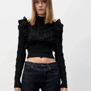 Zara tröja, stickad  - Säljer en super söt ”stickad” tröja från zara, skriv för flera bilder 💘🫶🏼