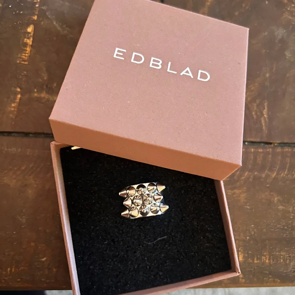 Edblad ring storlek 16,80. Säljer då jag ej använder silver💗frakt tillkommer.. Accessoarer.