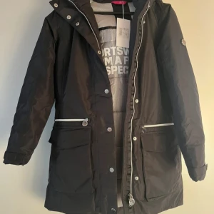 Röhnisch vinterjacka - Helt ny med prislapp, endast testad!