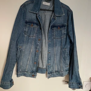 Jeansjacka - Utmärkt skick, använd ett få tal gånger
