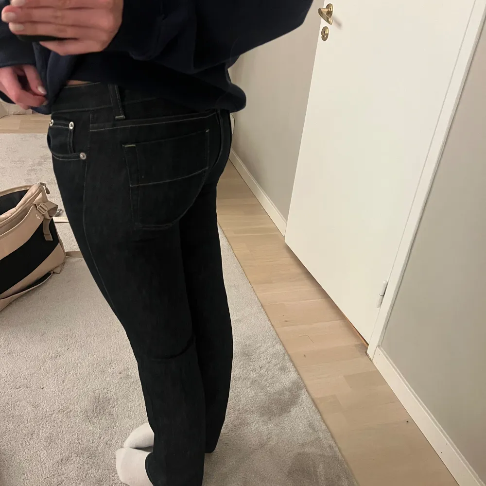 Jätte snygga jeans köpta secondhand, som tyvärr inte passade och därför säljer jag vidare. Storlek 28 34 Inga fler bilder finns.. Jeans & Byxor.