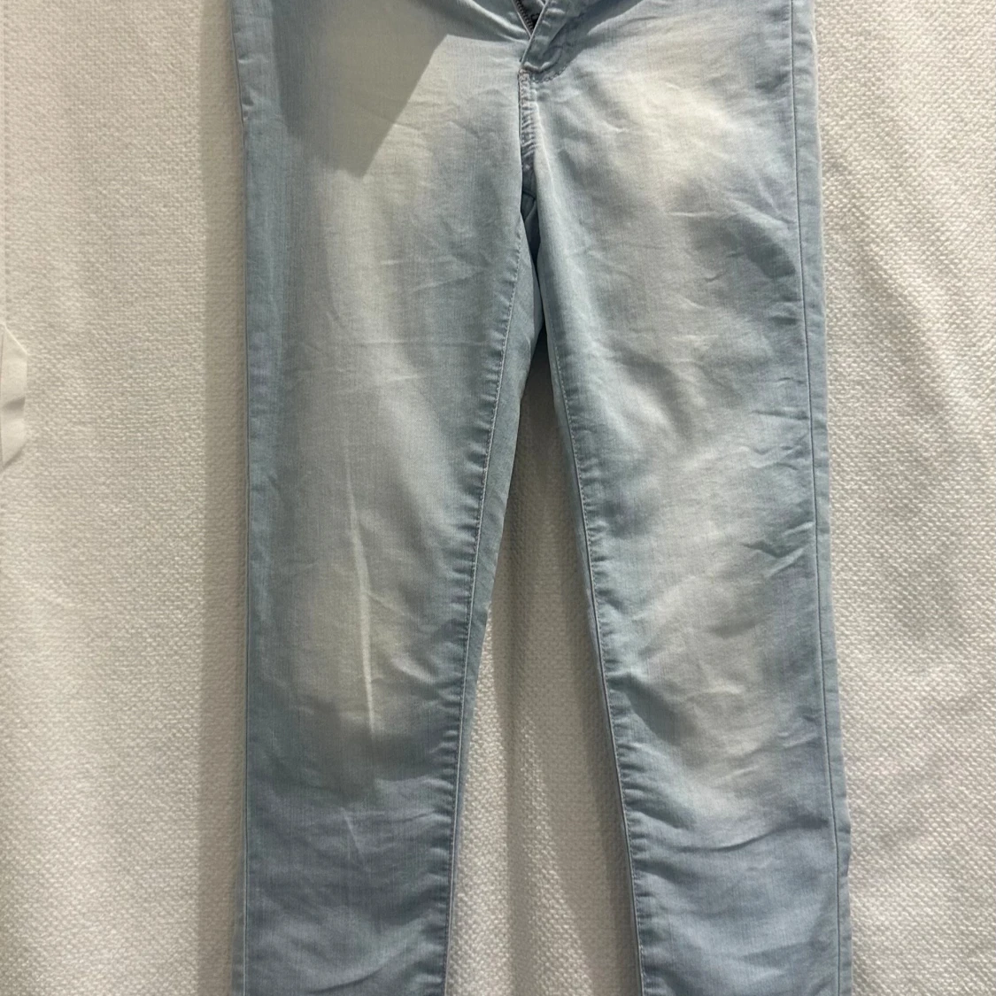 Ljusblå jeans