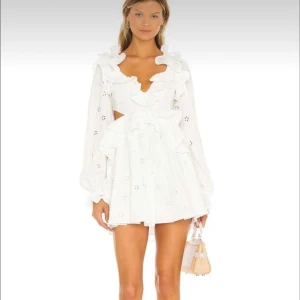 Någon som säljer denna klänning?😍 - Tar studenten snart och letar efter denna fina klänning