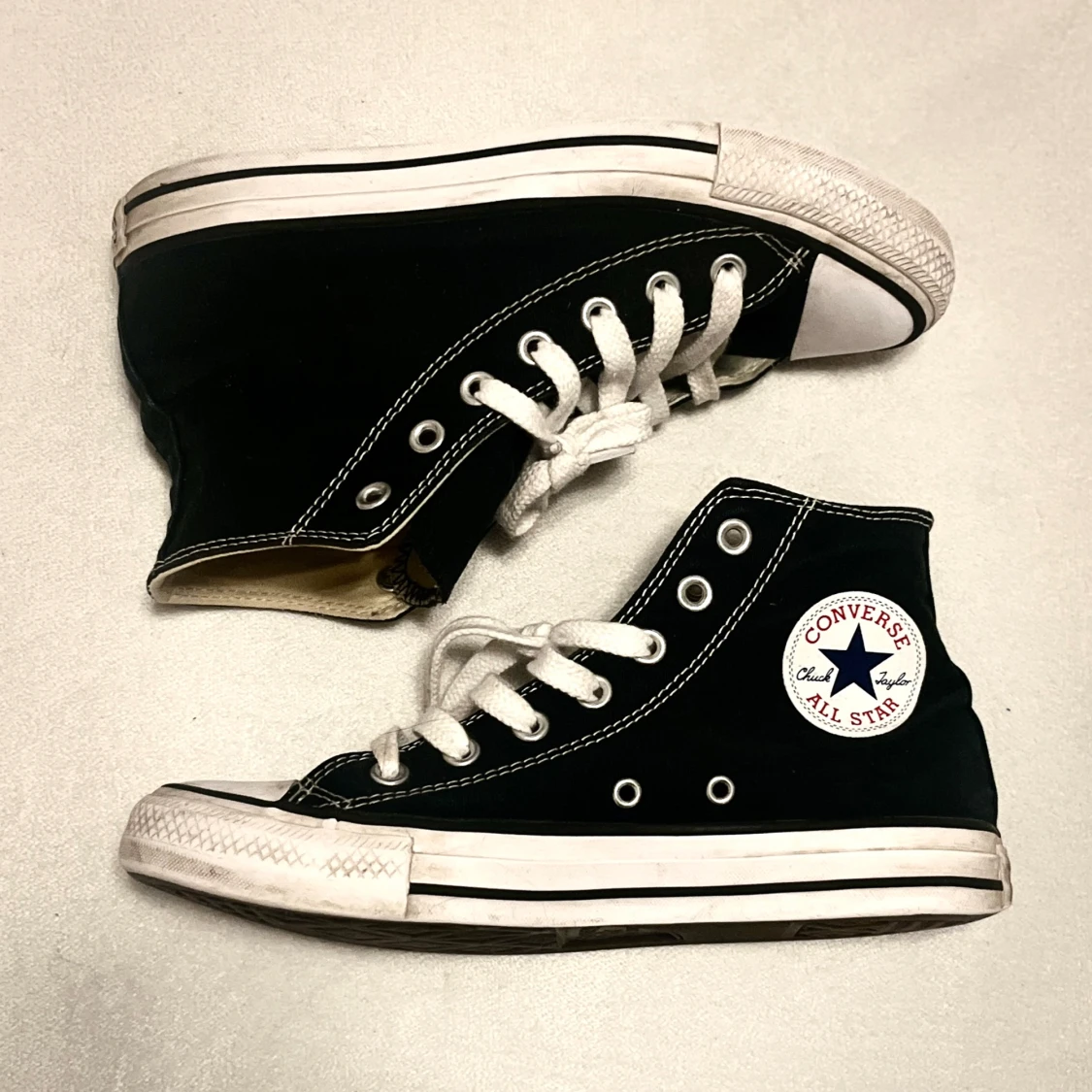 Svarta converse