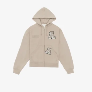 Axel Arigato Illusion Hoodie - Light Taupe - Axel arigato hoodie i storlek S. Väl omhändertagen och använd endast fåtal gånger. Notera att nypris är runt 2500 sek och just denna storlek är slutsåld i princip överallt.