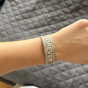 Armband - Tygarmand från Temu som aldrig har använts! Jättefint!!💘💘
