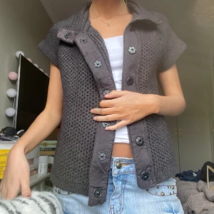 Stickad tröja - Så fin stickad tröja/väst💓