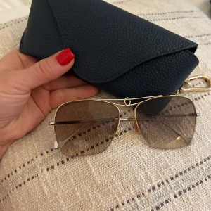 Loewe solglasögon - Använd ett fåtal gånger. 