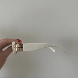 Solglasögon  - Superfina trendiga glasögon säljes då dem inte kommer till användning 