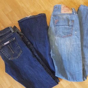 2St fonarina jeans - Storlek w27 Dom mörkblåa är slitna nertill  