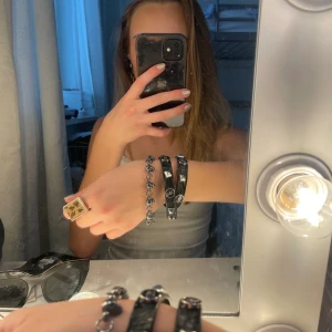 Litet skellet armband - Köparen står för frakten, säljer för 150 