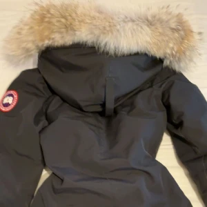 Canada goose Victoria parka  - Storlek Xs. Inga skador. Möts upp i Göteborg eller fraktar spårbart. sänker pris vid snabb affär, kvitto finns❤️