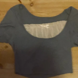 Pretty - Blå kortärmad tröja 