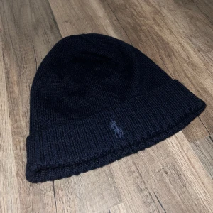 Ralph lauren Mössa - Haft i 2år men knappast använd, perfekt passform för vem som helst 