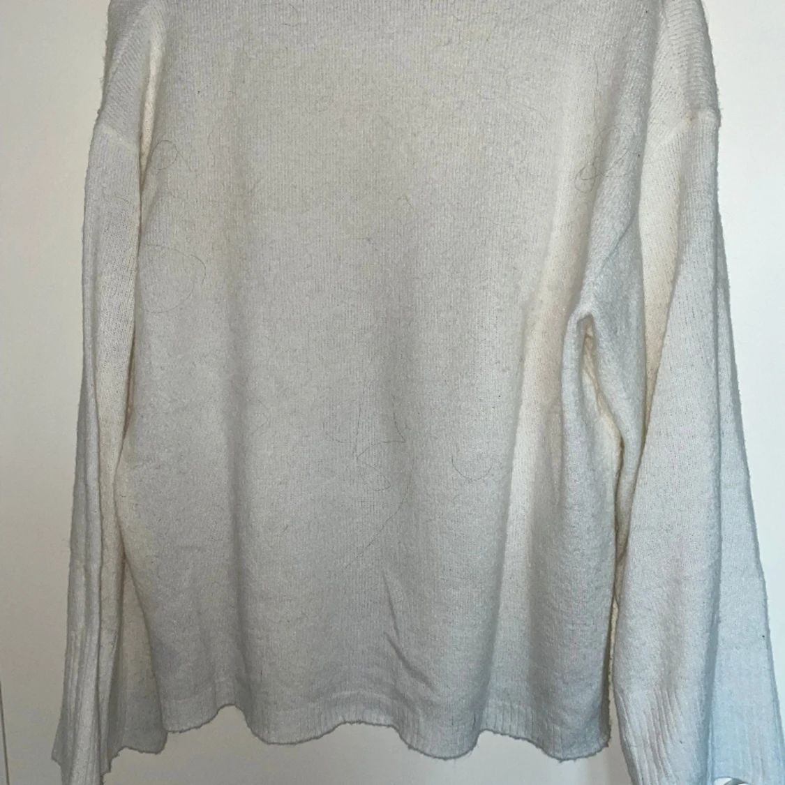 Stickad vit tröja - 90