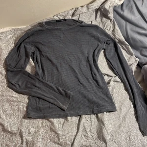 Tröja brandy Melville  - En jätte fin tröja i fint skick från brandy Melville💗. Jag säljer pga att den inte kommer till andvändning längre. Tryck INTE på ”köp nu” utan kontakta mig först!