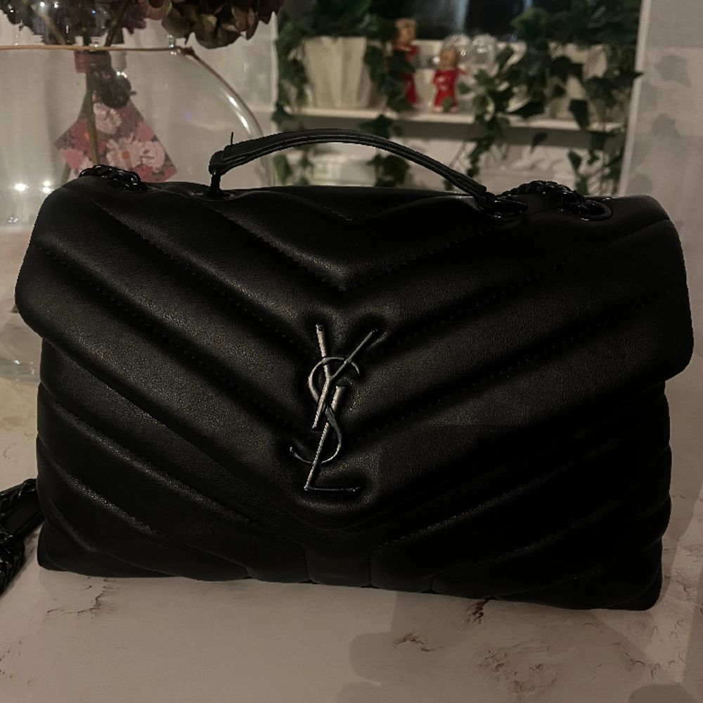 Svart Ysl väska - Yves Saint Laurent | Plick Second Hand