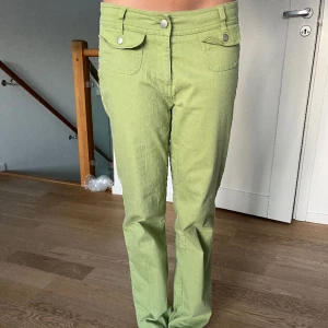 Gröna jeans - Coola lågmidjade gröna jeans  