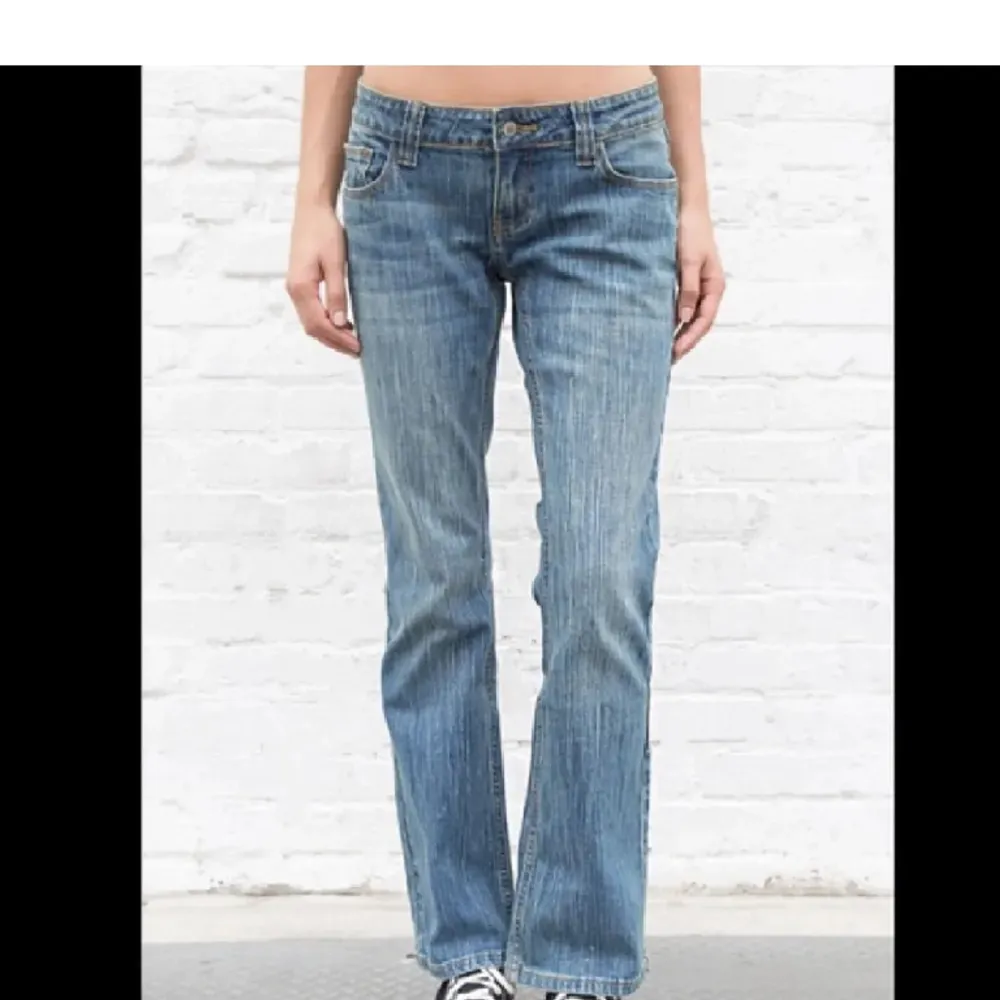Jättefina brandy Melville jeans, lågmidjade 💕🪩. Jeans & Byxor.