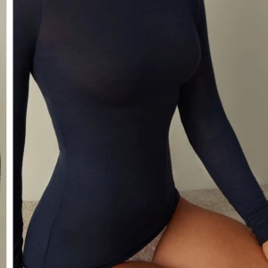 Intimissimi tröja - Säljer min sjukt fina intimissimi tröja för endast 299kr❤️ den är så himla fin och passar mig som är S/Xs