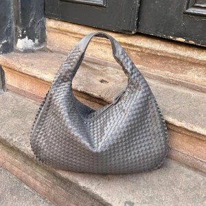 Väska från design by si - Säljer denna super snygga väskan från design by si. Ny pris 600💗