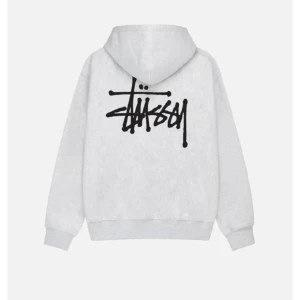 Stussy hoodie - En stussy hoodie i nyskick.  Storlek L