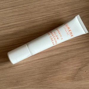 Lumene Eye cream - Lumene Nordic-c Glow awakening Eye Cream. Helt ny oanvänd! Nypris ca 200:- 