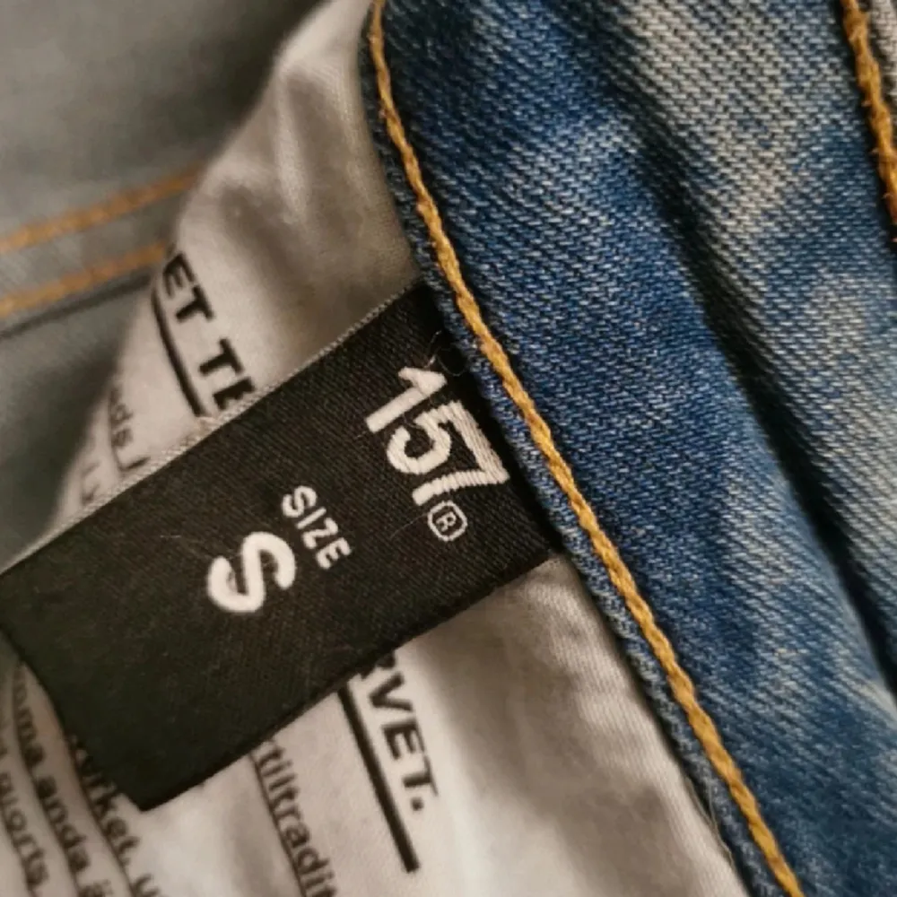 Stretchiga jeans k storleken S men passar mig som ha M/38. Inte använda mycket. Jeans & Byxor.