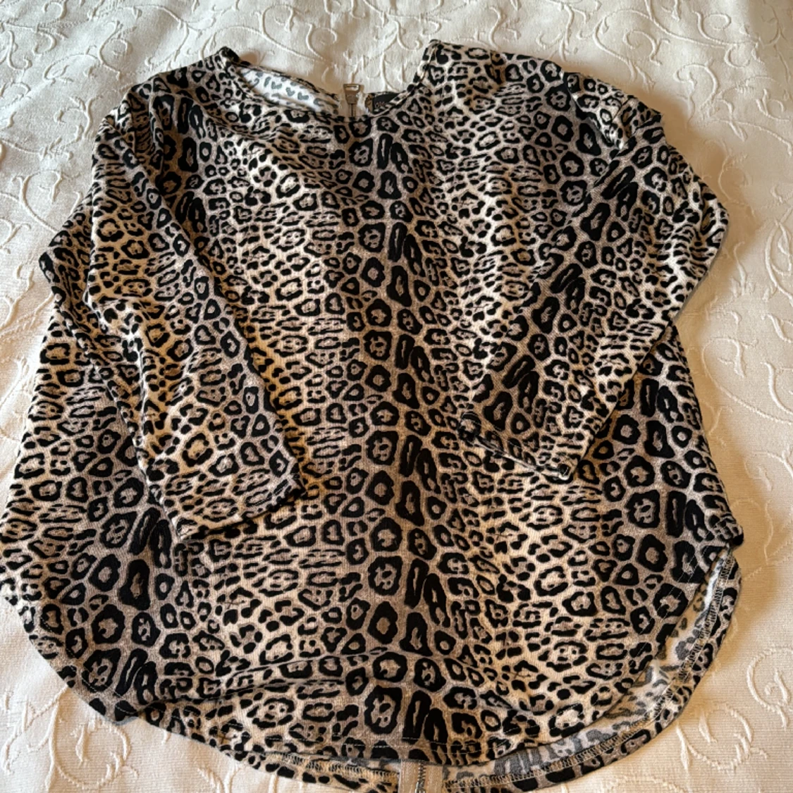 Snygg leopardmönstrad tröja