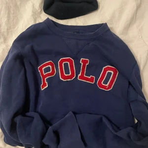 Polo Ralph Lauren sweatshirt  - Tja! Säljer nu denna balla tröjan som ej kommer till användning längre, priset är ej hugget i sten och kan förhandlas vid snabb affär!🙌