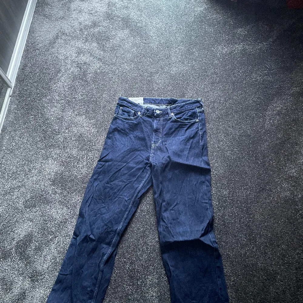Bagy byxor från HM  Loos fit  Storlek 32/32 . Jeans & Byxor.