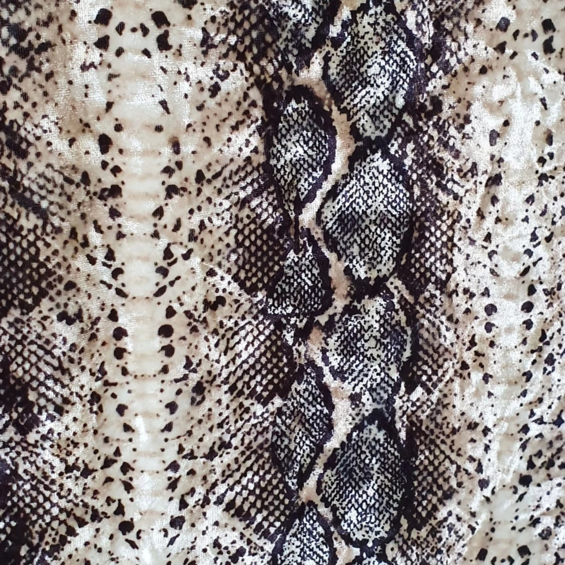 Beige snake kjol XS Gina Tricot  - 91