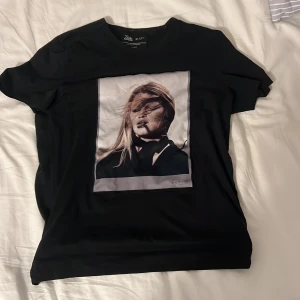 Limitato T-Shirt - Svart Limitato T-Shirt, 1500kr nypris 