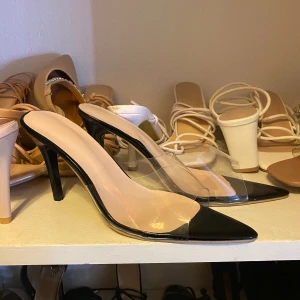 klackakor  - Oanvända clear klackar helt oanvända 