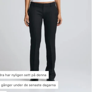 Lågmidjade kostymbyxor  - Från BikBok! Storlek 42 men väldigt små i storlek. Säljer då jag har 2 par! Inga defekter 
