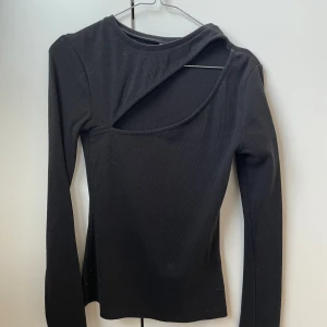 Festtopp Nelly  - Svart festtopp från Nelly, använd några gånger. 