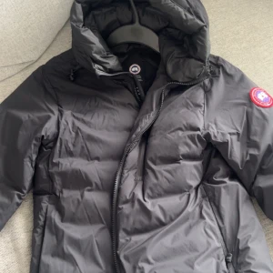 Canada goose jacka - Canada goose jacka 