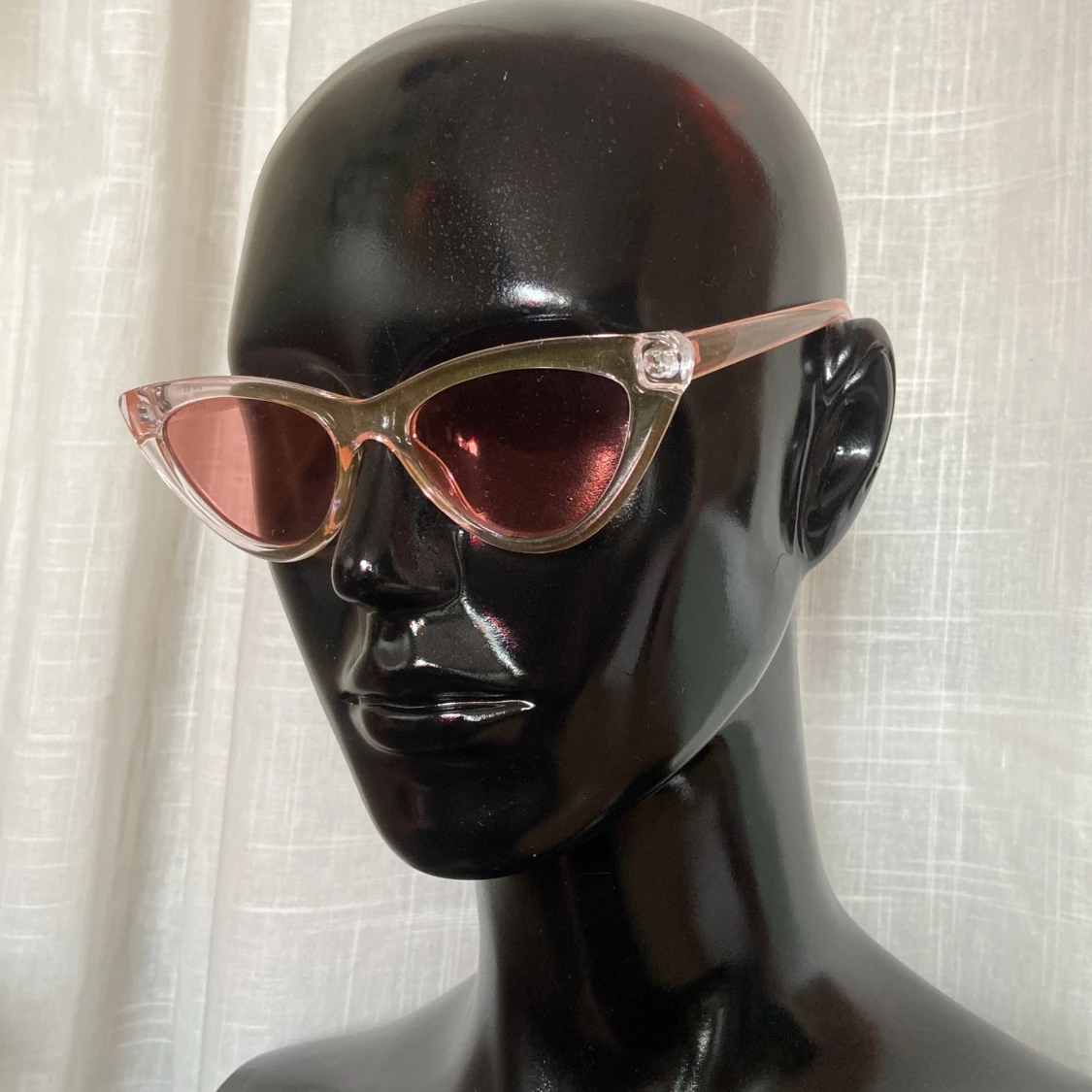 Ljusrosa solglasögon 