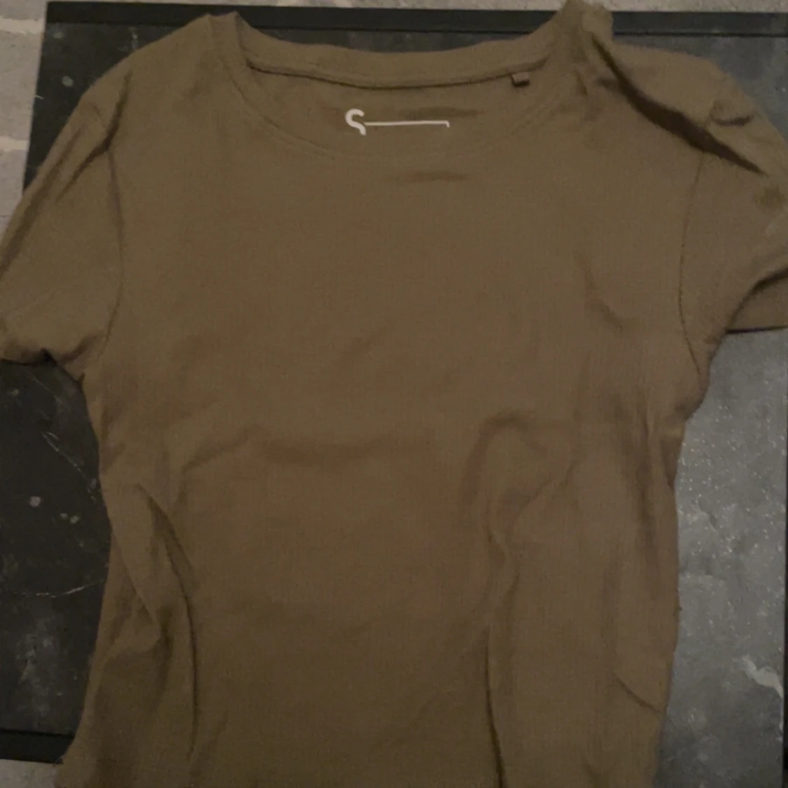 Mörkgrön och vit tröja - 90