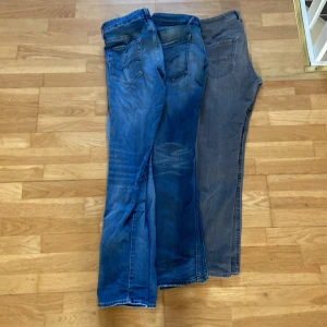 Diesel jeans  - Rensar min garderob, kan därför gå med på vädligt låga pris. Ett par 299, två par 449, alla tre 549.