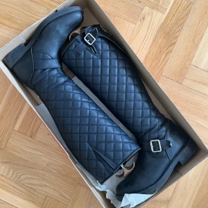 Johnny Bulls - Skinn stövlar från Johnny bulls. Stl38 Ordinarie pris 1820kr