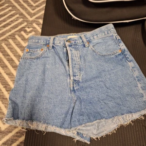 levis shorts - aldrig använda