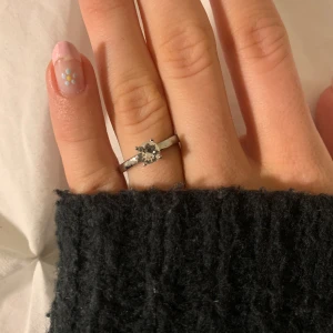 Edblad ring - Silver ring med diamant från Edblad i fint skick använts få gånger 💕original pris 349