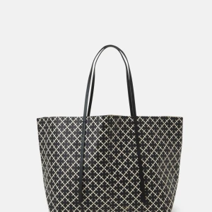 Malene Birger väska  - Säljer en Malene Birger väska använd en gång inga tecken på användning den största modellen köptes för 3195 kan gå ner i pris skulle kunna byta den mot en mindre